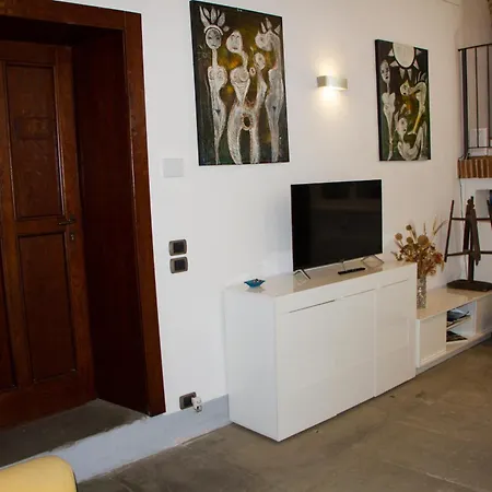 Apartment Charme & Art Gallery - Pescioni