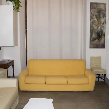 Apartment Charme & Art Gallery - Pescioni