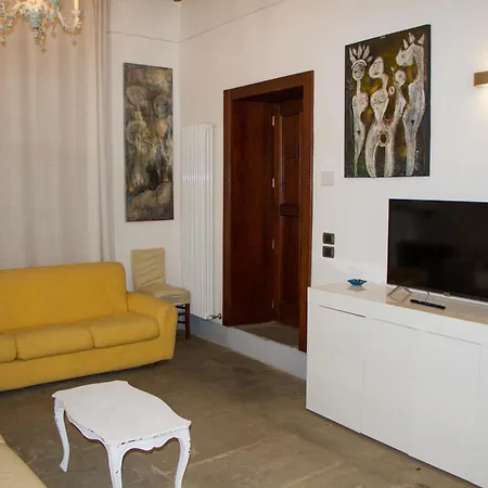 Charme & Art Gallery - Pescioni أريتسو